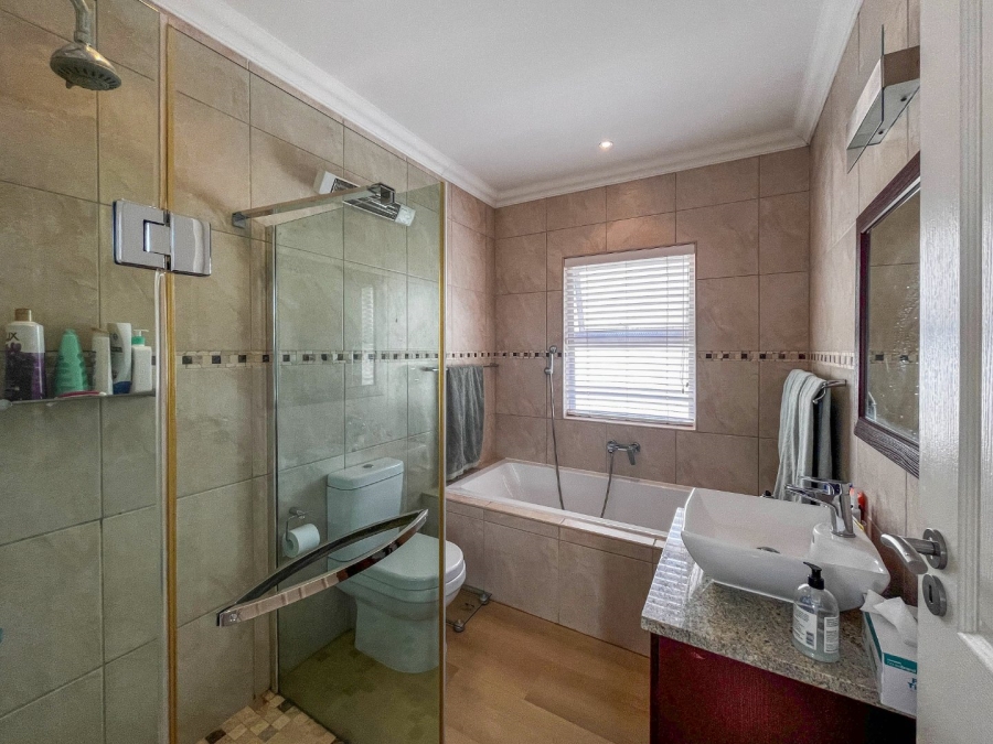 3 Bedroom Property for Sale in Hemel en Aarde Estate Western Cape